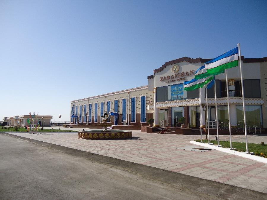Zarafshan Grand Hotel Navoi Exterior photo